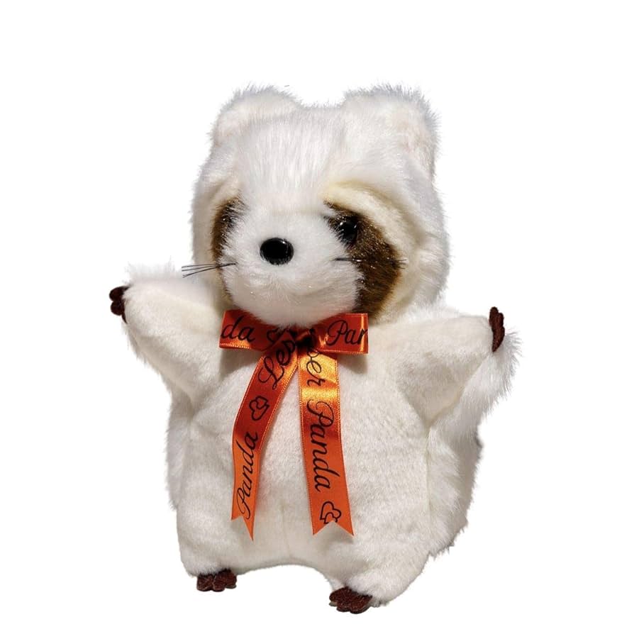 大きなホワイトクマ、レッサーパンダのぬいぐるみです。尻尾がデカいです。 Amazon.co.jp: 縫いぐるみ レッサーパンダ 大きい尻尾 だき